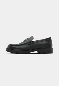 Belebújós cipők - black