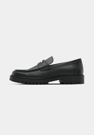 Pier One by Zalando Įmautiniai batai - black
