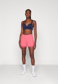 ONLY Play ONPMARTINE SEAMLESS BRA OPUS - Športni modrček s srednjo podporo - maritime blue