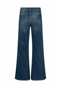 Wijde jeans in donkerblauwe denim. Voorzien van een hoge taille, twee achterzakken en een nette zoomafwerking zonder extra versieringen.