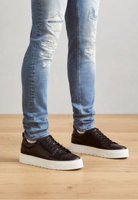 ZIPPER - Tenisice - black/white