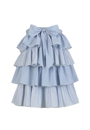 Világoskék-fehér csíkos fodros, réteges szoknya, nagy megkötött masnival a deréknál.