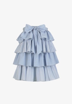 Világoskék-fehér csíkos fodros, réteges szoknya, nagy megkötött masnival a deréknál.