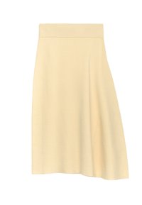 Jupe midi de couleur crème avec un ourlet asymétrique et une taille ajustée, fabriquée en tissu doux et lisse.