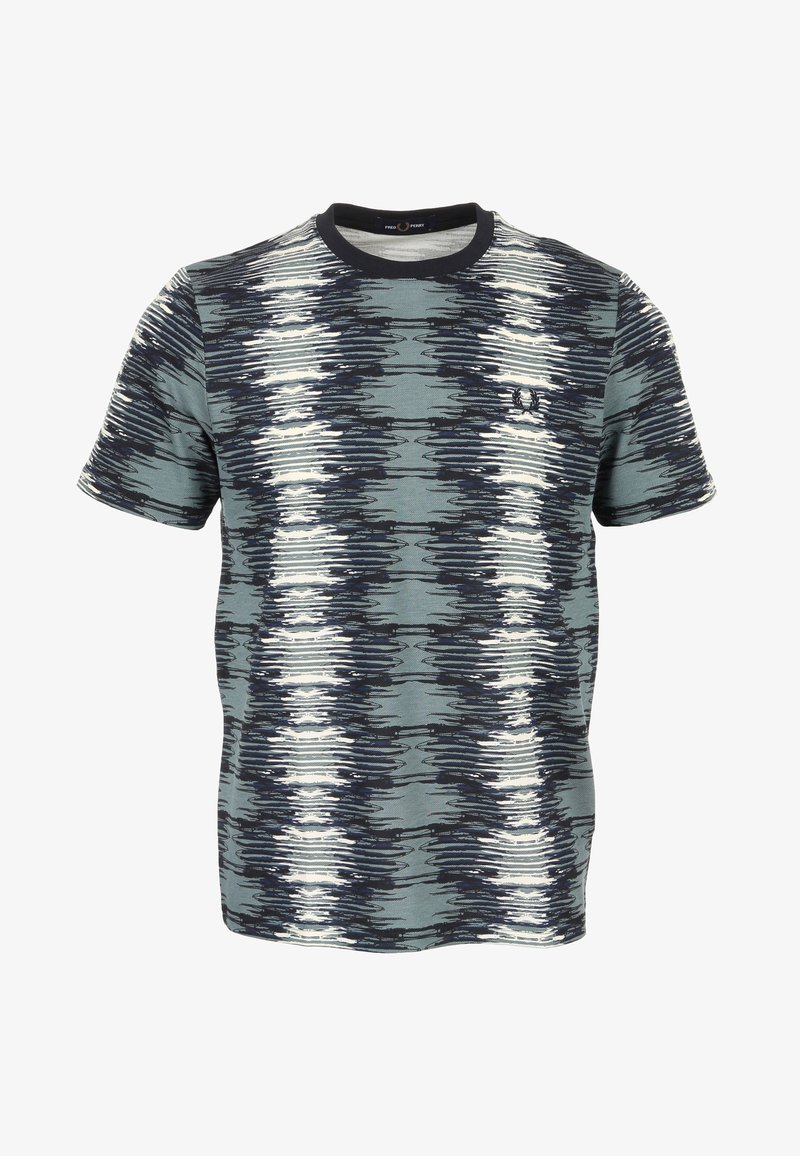 Maglietta a maniche corte color verde teal con motivo ondulato blu navy e bianco, scollo a girocollo e piccolo logo sul petto a sinistra. Tessuto morbido al tatto.