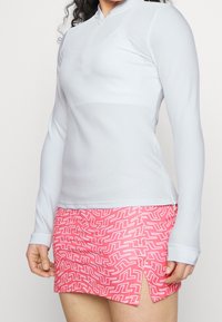 J.LINDEBERG Sports Top s dlouhým rukávem - white