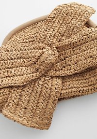 Next REGULAR FIT - Clutches - natural