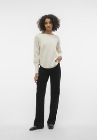 Vero Moda VMANJASTINNA LS GA EXC - Džemperis - birch