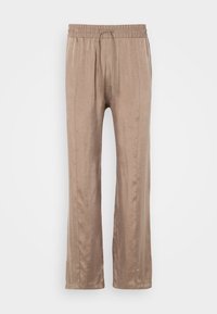 Izbrano, medium brown