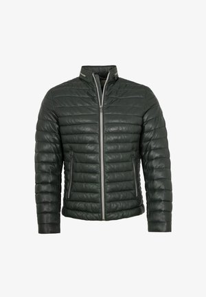 Gepolsterte Lederjacke in Dunkelgrün mit Stehkragen, vorderem Reißverschluss und zwei seitlichen Taschen. Mit horizontalen gesteppten Nähten.