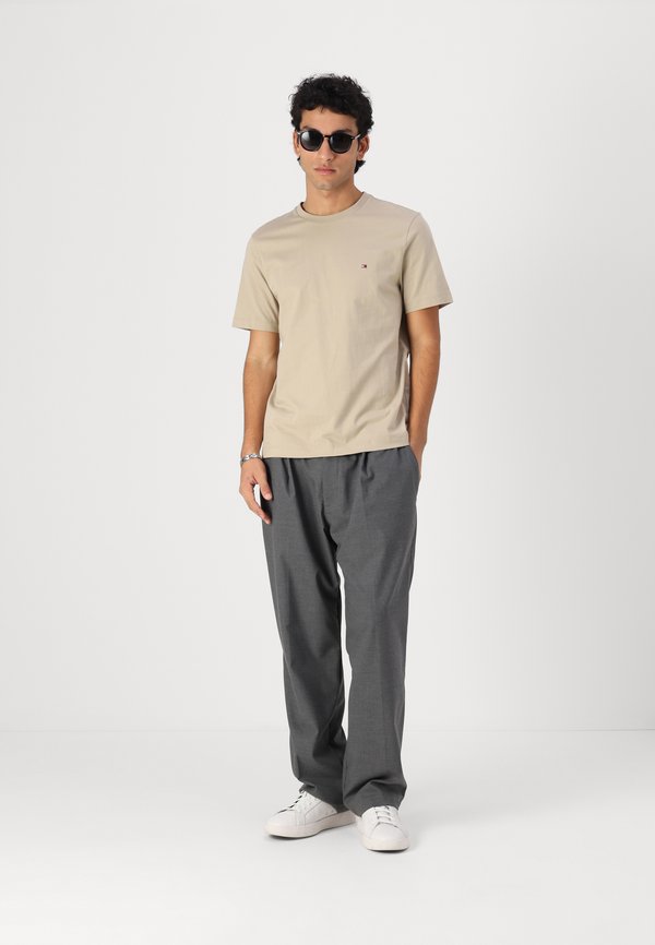 SEASONAL SOLID TEE - Basic T-shirt - sandalwood4