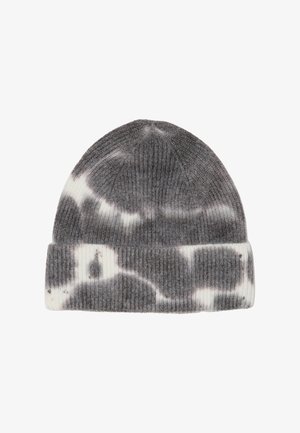 Gorro de punto gris con patrón de tie-dye blanco, textura acanalada y puño doblado. Material suave, diseño de parte superior redondeada, adecuado para uso casual.