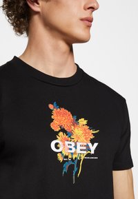 Obey Clothing BOUQUET - T-shirt estampada - black