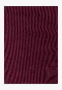 Sélectionné, bordeaux