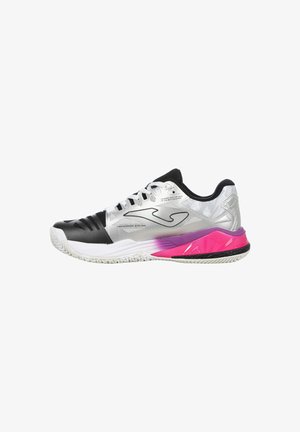Scarpa sportiva bianca e nera con dettagli rosa e viola sulla suola, logo nero sul lato e lacci bianchi, vista dal lato esterno.