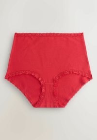 Rote Baumwoll-Hochbundslips mit zarter Spitzenverzierung entlang des Taillenbunds und der Beinausschnitte, mit glatter Textur und einfarbig.