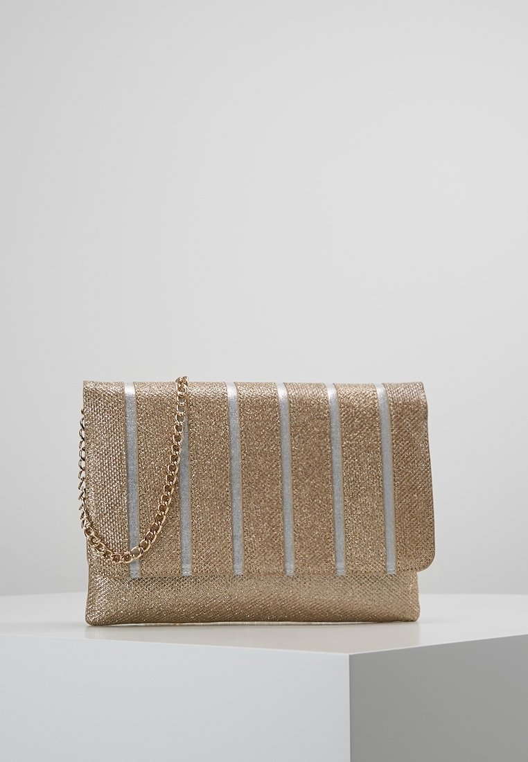 Kopertówka z złotym wzorem, ozdobiona srebrnymi poziomymi paskami i złotym łańcuszkiem do noszenia. Wykonana z fakturowanego materiału, z klapką na złożenie.