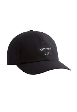 Schwarze Baseballkappe mit gebogenem Schirm und weißen „aimn“ und „La Rue“ Logos auf dem vorderen Mittelteil.