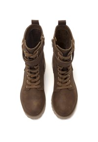 mtng Botines con cordones - marron