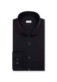 Chemise habillée noire à manches longues avec boutons, col large, poignets repliés et étiquette de marque à l'intérieur du col.