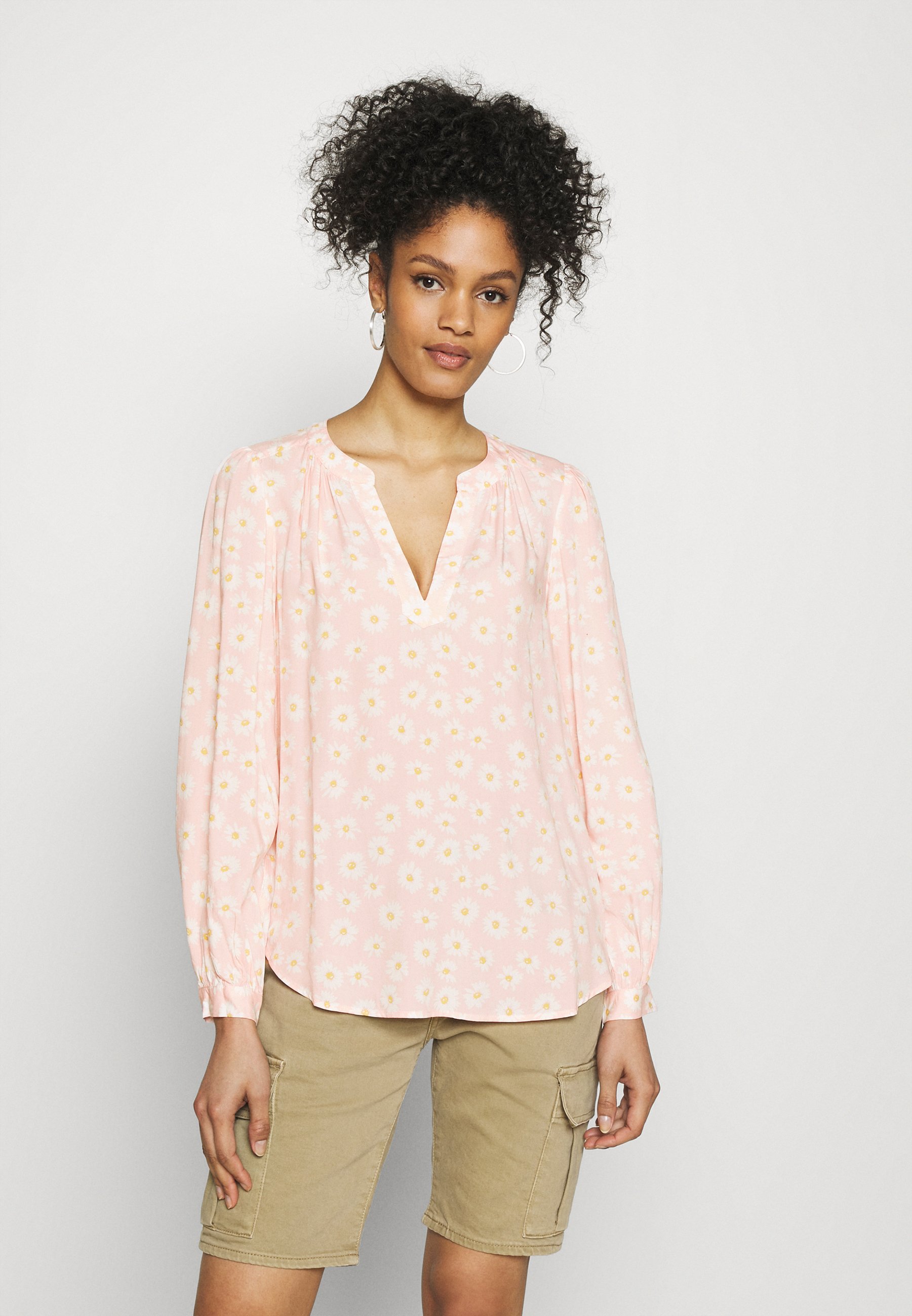gap v neck long sleeve