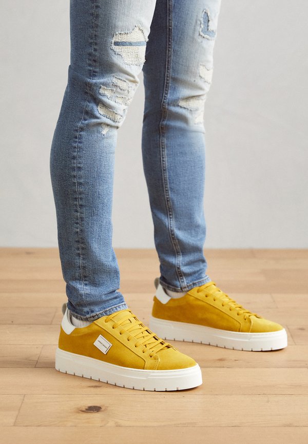 Trainers - lemon3