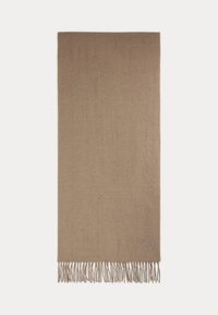 Eșarfă dreptunghiulară maro din material moale, cu dungi verticale subtile și margini franjurate. Include inițiale brodate într-un colț.