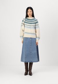 YAS YASLATTE - Vesta - birch/blue belljune bug