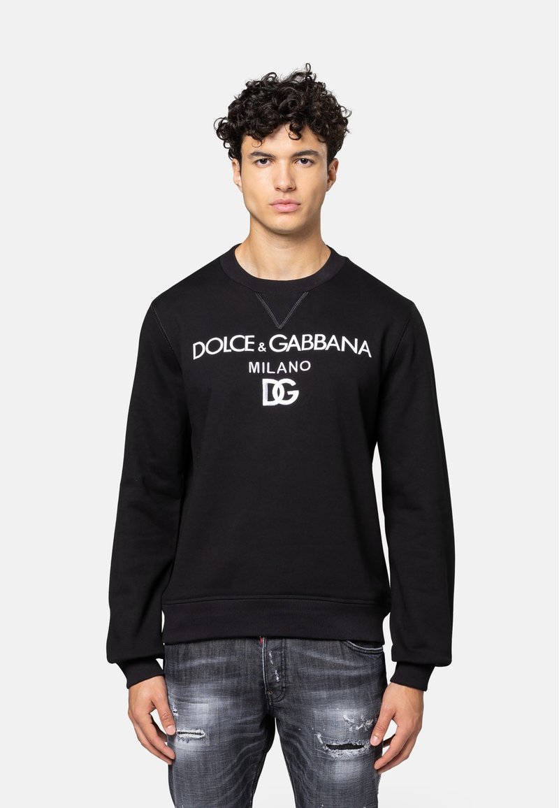 Zwarte katoenen sweatshirt met witte geborduurde logo "DOLCE & GABBANA" en "MILANO." Ronde hals, lange mouwen en geribbelde manchetten.