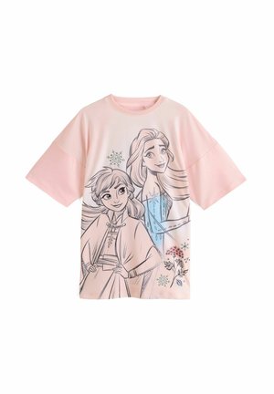 Rosa T-Shirt mit kurzen Ärmeln, das schwarz-weiß Illustrationen von zwei Charakteren zeigt, mit farbigen floralen und schneeflockenartigen Akzenten.