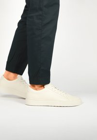 Blackstone CRAG FINN - Sneakers laag - delicate stone