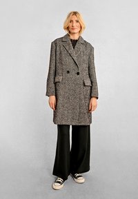Molly Bracken Cappotto classico nero