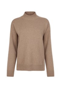 Beżowy sweter z golfem, wykonany z miękkiego materiału, z prążkowanym kołnierzem i mankietami, o luźnym kroju i gładkiej fakturze.