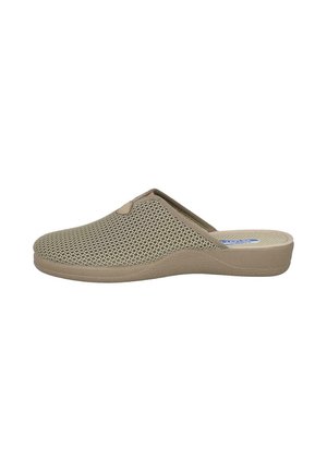 Zapatilla beige sin cordones con parte superior de malla transpirable y suela acolchada ligeramente elevada.