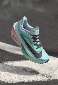 Nike Performance ZOOM FLY 6 - Road running shoes - glacier ice/black/hyper pink/green shock/silt red/mint foam