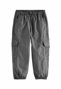 Pantaloni cargo leggeri grigi con cintura elastica, cordoncino e numerose tasche laterali. Gambe affusolate con polsini elasticizzati alle caviglie.