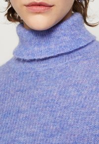 Object Trui - lilac