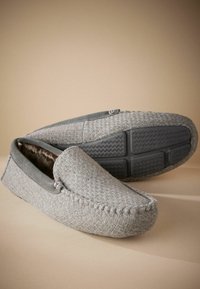 Next REGULAR FIT - TEXTURED - Chaussons - taupe brown