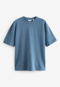 Tricou albastru cu mâneci scurte și guler rotund, croială lejeră, design simplu și etichetă vizibilă în interiorul gulerului.