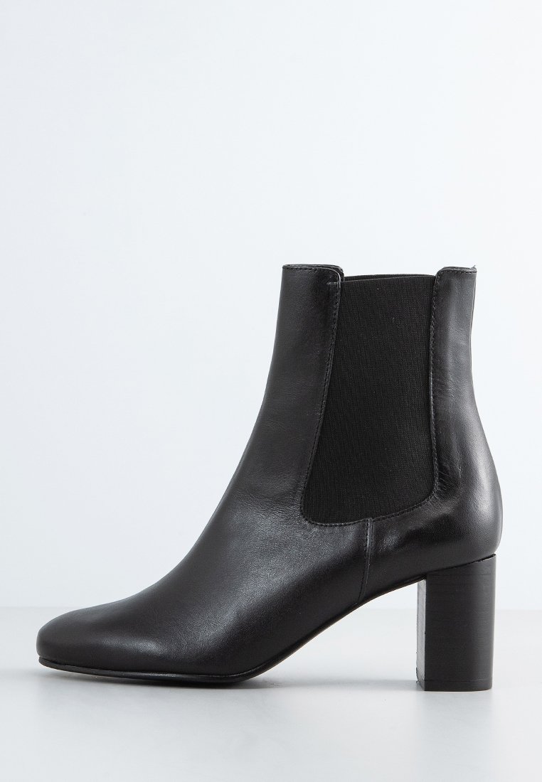 Botine clasice