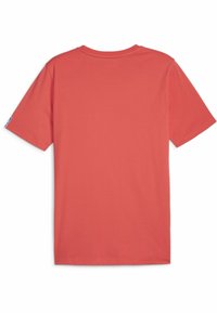 Koraalkleurig katoenen t-shirt met korte mouwen, ronde halslijn en een rechte snit. Inclusief een klein merketiket op de linkermouw.