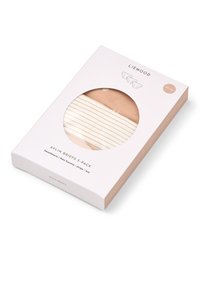 Σετ με 3 εσώρουχα Aylin σε κουτί. Τα χρώματα περιλαμβάνουν ανοιχτό Τόσκιο και ριγέ λευκό με χρυσές λεπτομέρειες. Η συσκευασία είναι λευκή με κυκλικό παράθυρο.