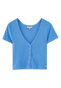 Lyseblå kortærmet cardigan med dyb V-udskæring, ribbet struktur og fem knaplukninger, der har et lille logotag i nederste kant.