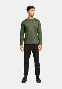 On CORE - Langærmet T-shirt - taiga