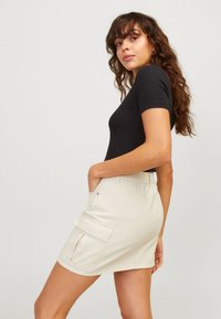 JJXX IRIS SKIRT Jupe en jean white denim/denim coloré