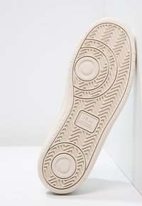 Veja V-10 - Sapatilhas - white
