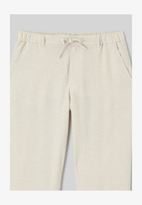 Sélectionné, blanc cassé