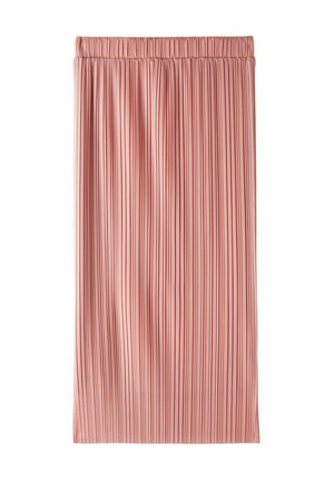 Fodera i lys pink med tynde røde lodrette striber. Elastisk talje, gulvlængde design, lavet af letvægtsstof med glat tekstur.