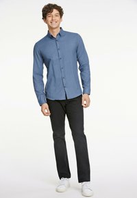 Lindbergh MOULINÉ STRETCH  - Camicia - dust blue
