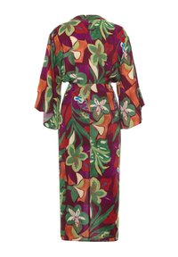 Langer Kimono mit einem lebhaften Blumenmuster in Rot, Grün, Orange und Lila. Weicher Stoff, weite Ärmel und ein selbstbindender Gürtel in der Taille.